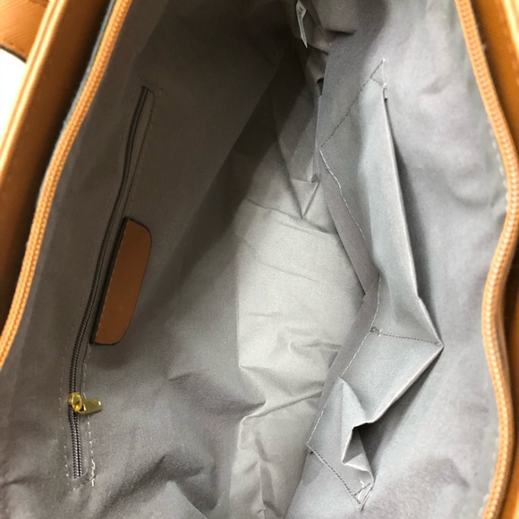 Tote with Side Tassel Shoulder Bag - Picture 3 of 3